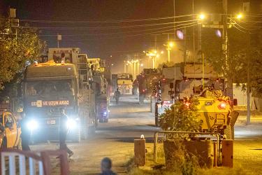 Kurds mobilize as Turkey poised to attack