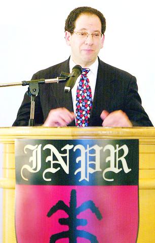 Roth presses direct talks with Beijing - Taipei Times