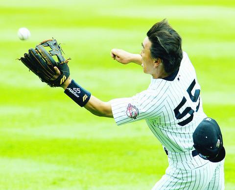 Yankees rally to take down Rangers - Taipei Times