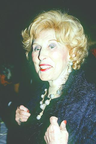 Estee Lauder dies at 97