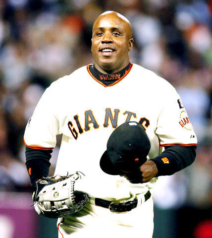 Bonds hits No. 756 to break Aaron's home run record, National Sports