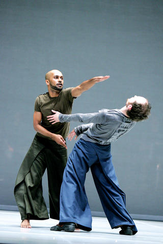 akram sidi contrasts cherkaoui larbi