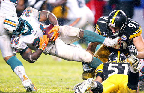 NFB: Steelers beat Miami in lowest scoring game in years - Taipei Times