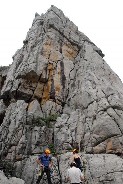 台湾龍洞のトポ ROCK CLIMBING TAIWAN 台湾龍洞のトポ ROCK CLIMBING TAIWAN - メルカリ