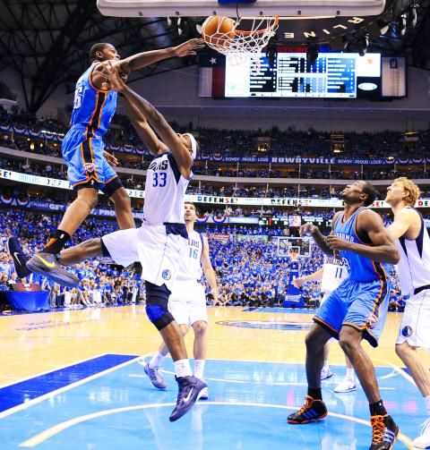 kevin durant dunk on brendan haywood