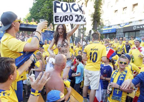 EURO 2012: Sweden bemused by feminists' topless protest - Taipei