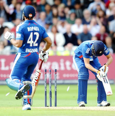 Hales stars as world champions beat the West Indies - Taipei Times