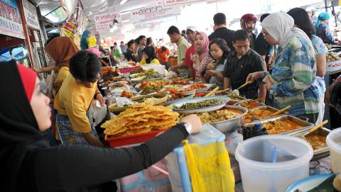 fasting indonesians muslims