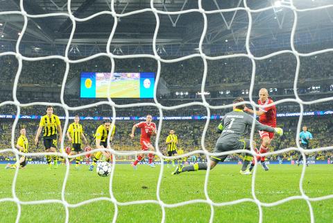 Uefa Champions League Last Gasp Robben Hands Bayern Title Taipei Times