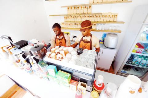 Nigeria's Cafe Neo: Hoping to become the African Starbucks