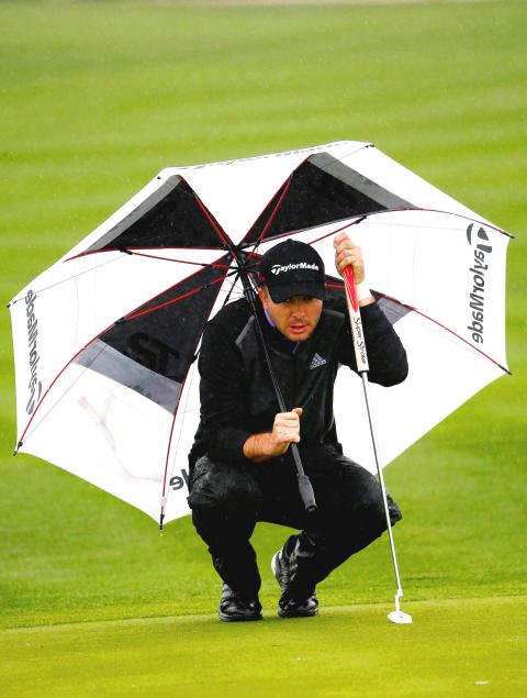 laird leads rain-soaked phoenix open - taipei times