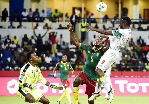 Cameroon edge Senegal, Burkina Faso tan Tunisia - Taipei Times