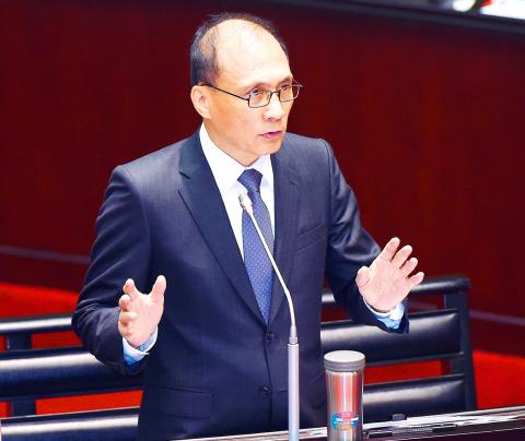 Lin warns local governments over labor laws - Taipei Times
