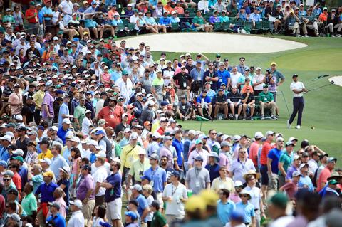 tiger augusta thrills lead others five masters plays woods tee third golf second round shot national during