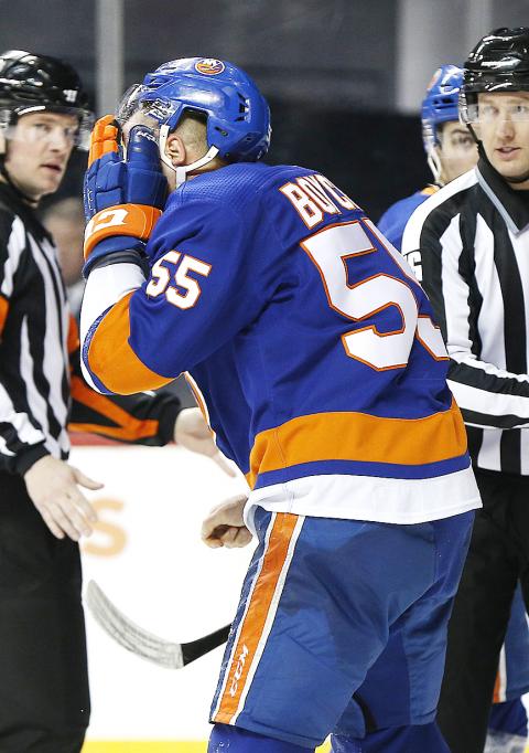 nhl skate to face