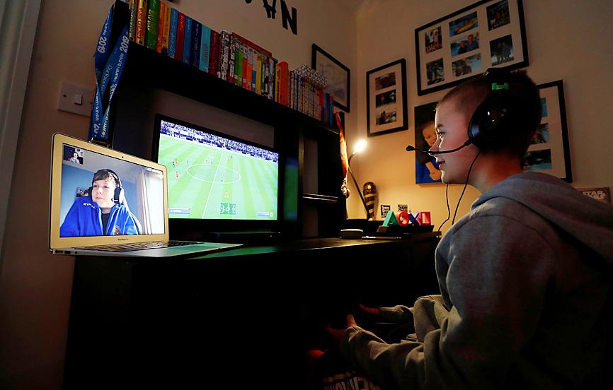 Online gaming thrives as virus keeps people at home - Taipei Times