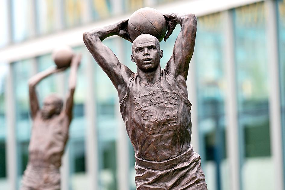 Sixers to unveil Charles Barkley sculpture at team training