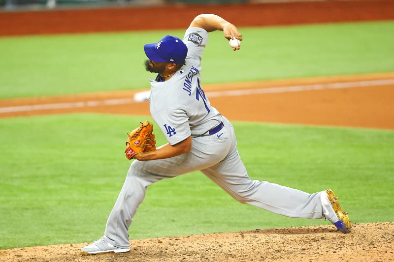 kenley jansen pitching motion