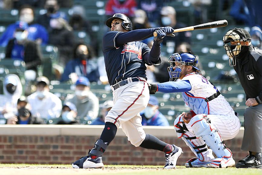 Braves' Kazmar returns to MLB for 1st game in nearly 13 years