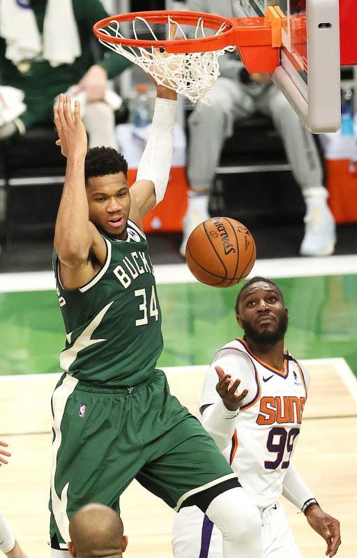 Bucks blowout: Giannis has 41, Suns' NBA Finals lead now 2-1