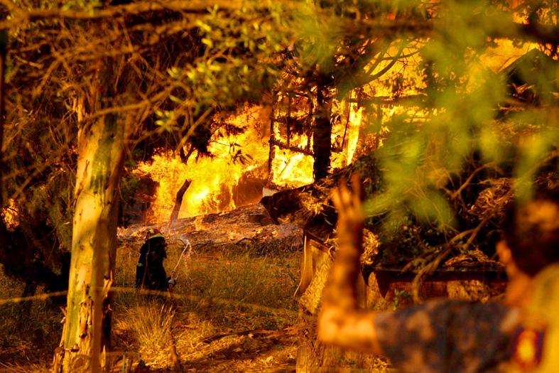Wildfire in Greece forces evacuations of beaches, villages - Taipei Times Wildfire in Greece forces evacuations of beaches, villages - Taipei Times