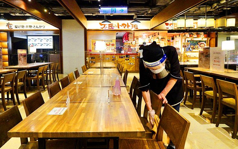 Dine-in to resume in Taipei, New Taipei City, Yilan - Taipei Times