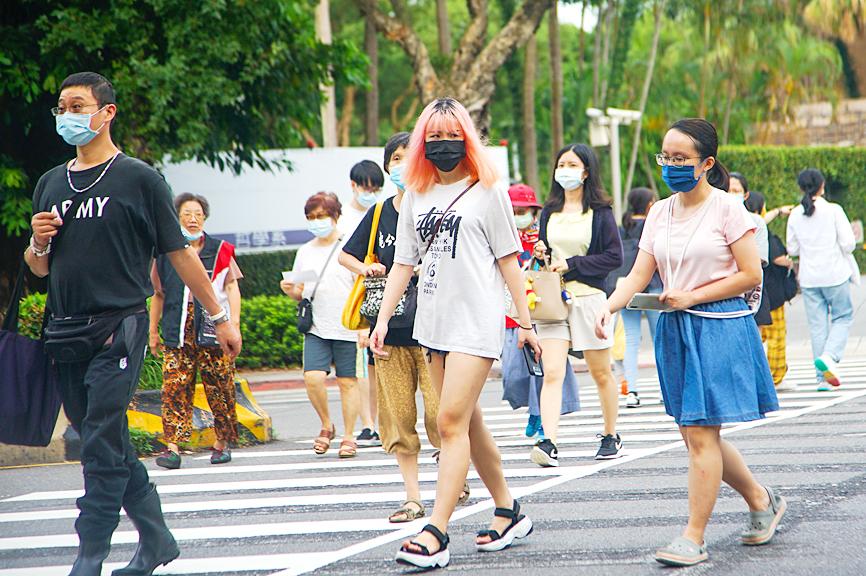 COVID-19: People aged 20-35 can book Medigen jab - Taipei Times