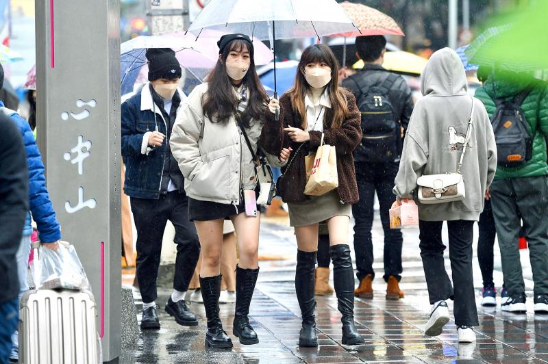 Cold Weather Hits Taiwan, Womens Western Winter Coats Taiwan