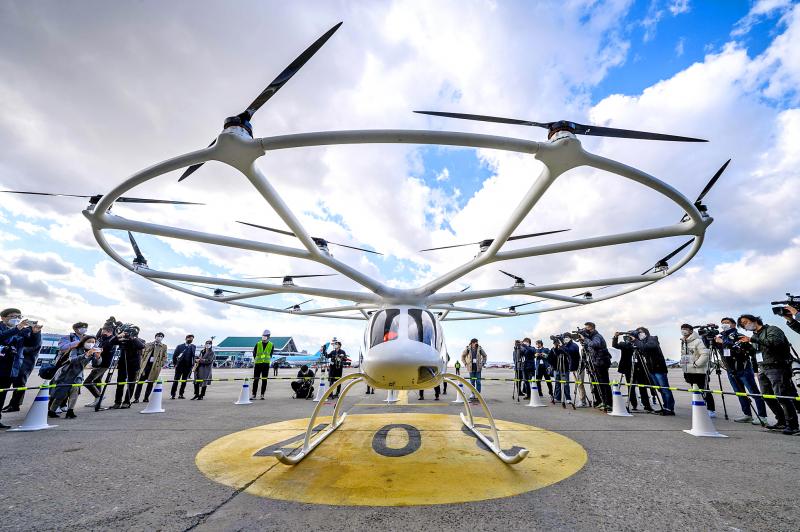 Electric flying cars nothing more than rebranded helicopters – Taipei Times