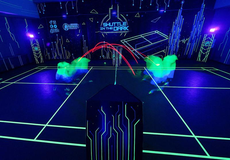 Glow-in-dark badminton entices Malaysians - Taipei Times