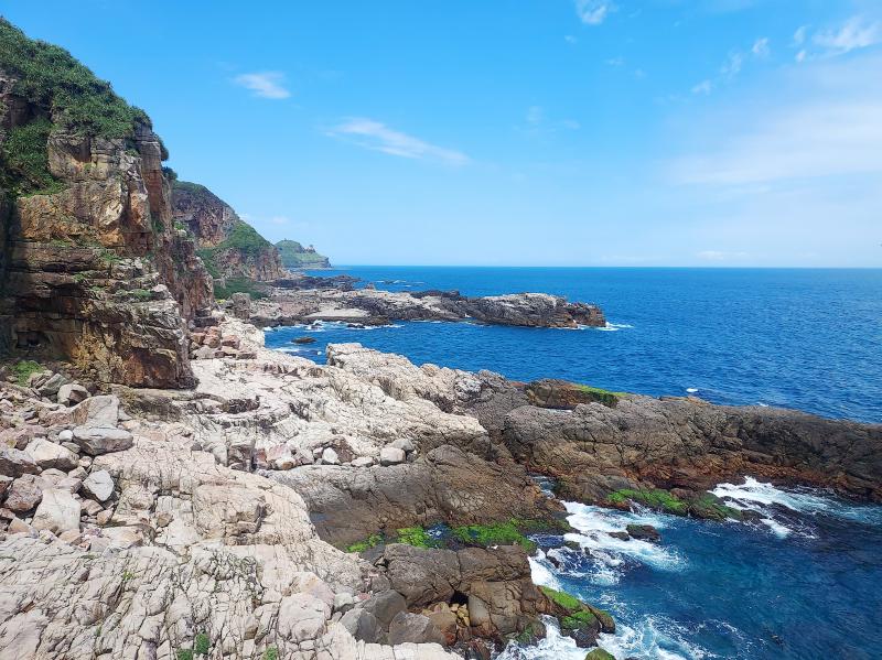 Climbing gorgeous sandstone at Music Hall, Long Dong, #Taiwan