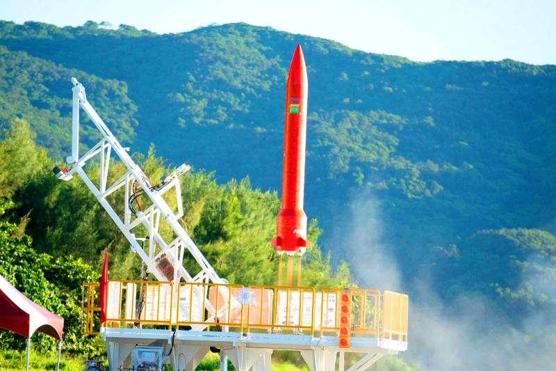 Team successfully tests domestically made rocket