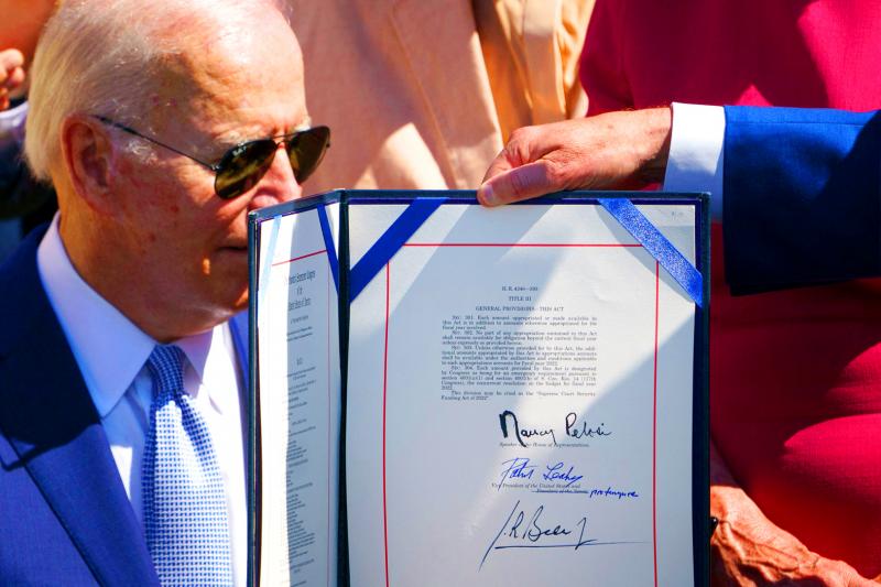 Biden Signs Chip Bill, Frees Up Funds for U.S. Production