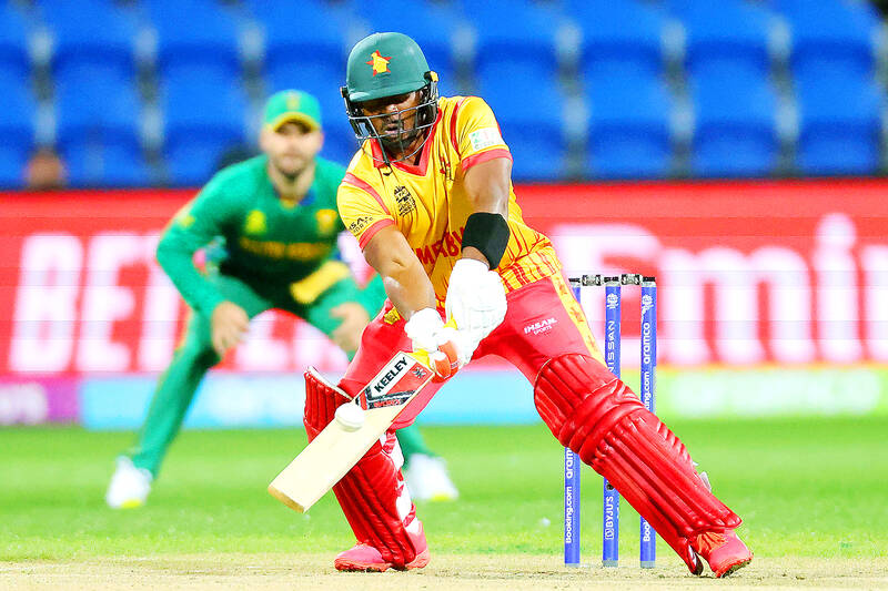 Zimbabwe coach pans play in ‘ridiculous’ conditions Taipei Times