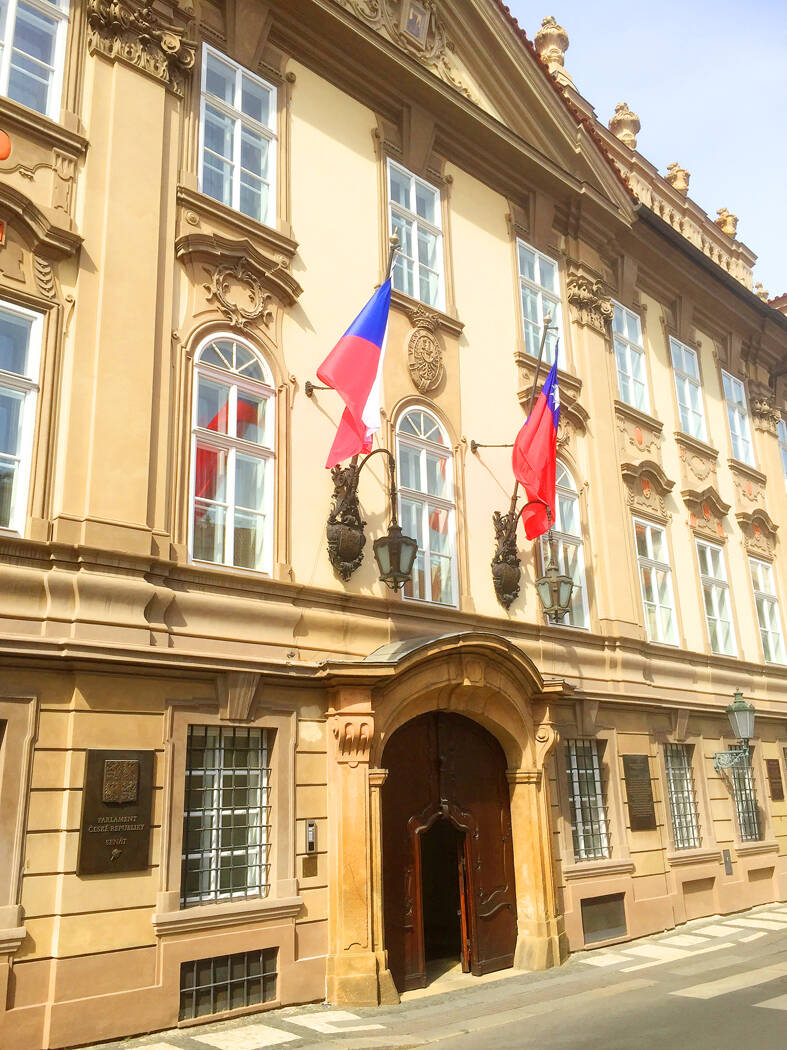 Náměstek ministra zahraničí se zavazuje podpořit Českou republiku