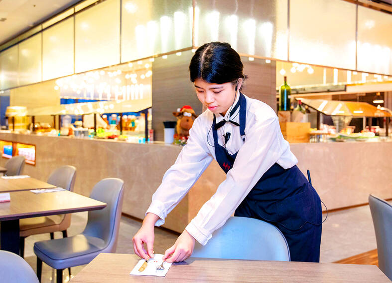 Low wages spur hospitality sector labor shortages