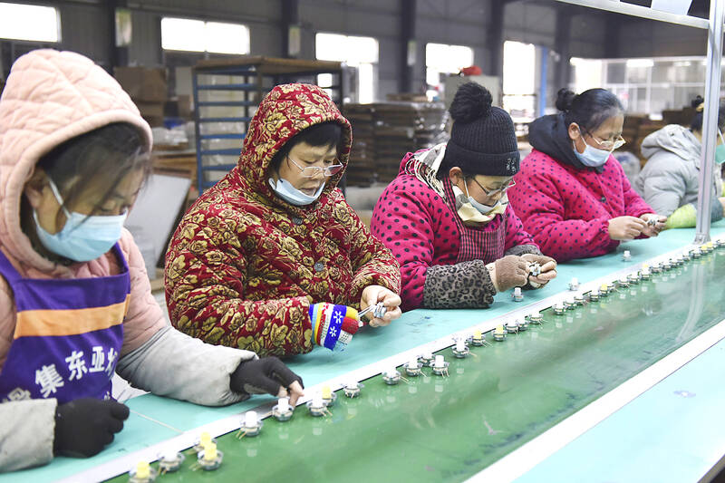 China’s manufacturing activity shrinks