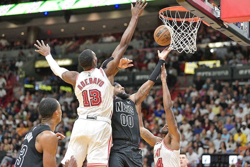 LEBRON James Dunk