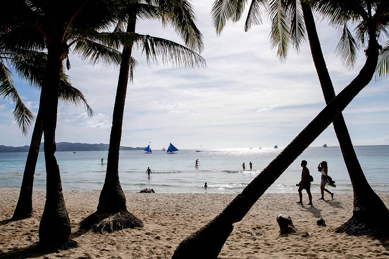 Philippines to offer foreign tourists tax refund from 2024