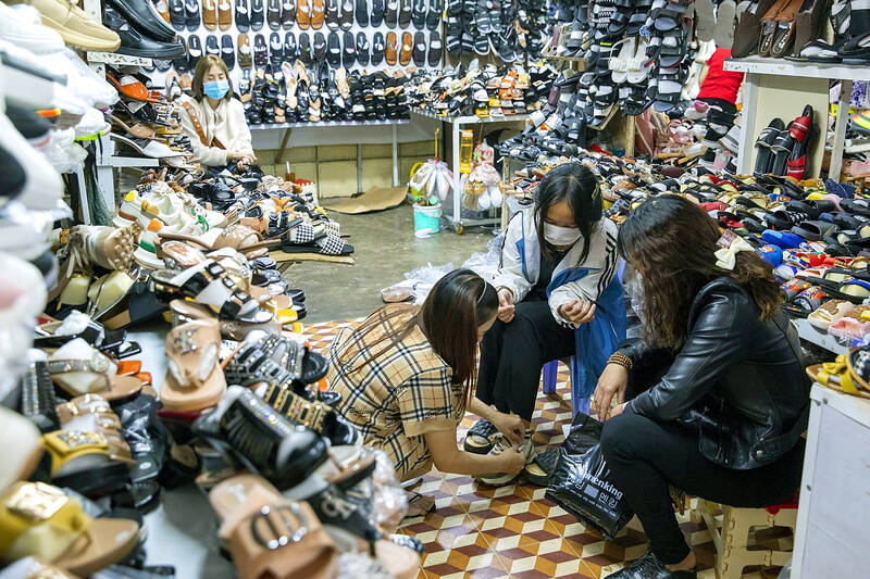 Vietnam for Adidas to slash jobs Taipei