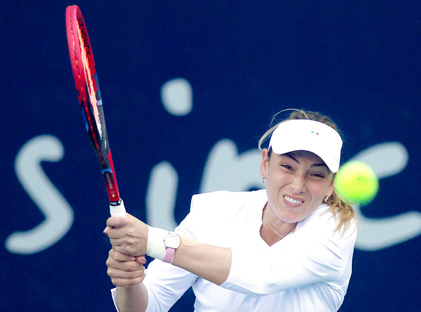 Kostyuk beats Gracheva, dedicates title to Ukraine - Taipei Times