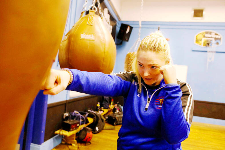 Belfast boxing club aims to beat sectarian divisions Taipei Times