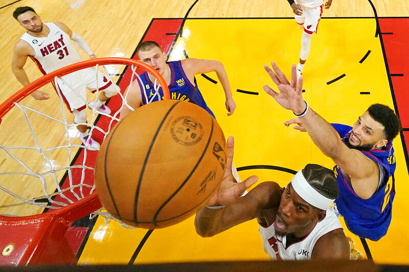Tripledoubles by Jokic and Murray sink Miami Taipei Times