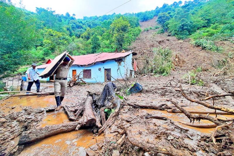 2 dead, 10 missing, 20 stranded in Himachal flash-floods