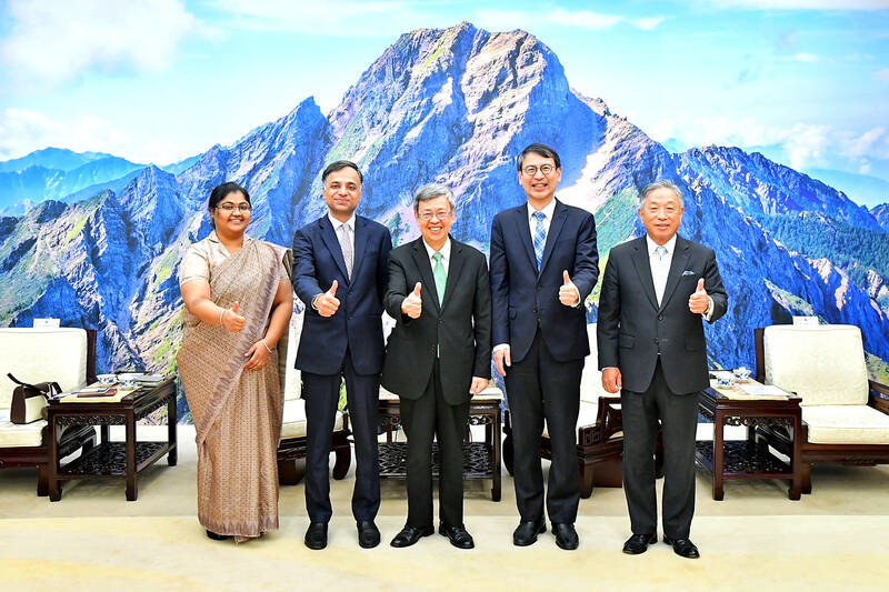 Cabinet tour