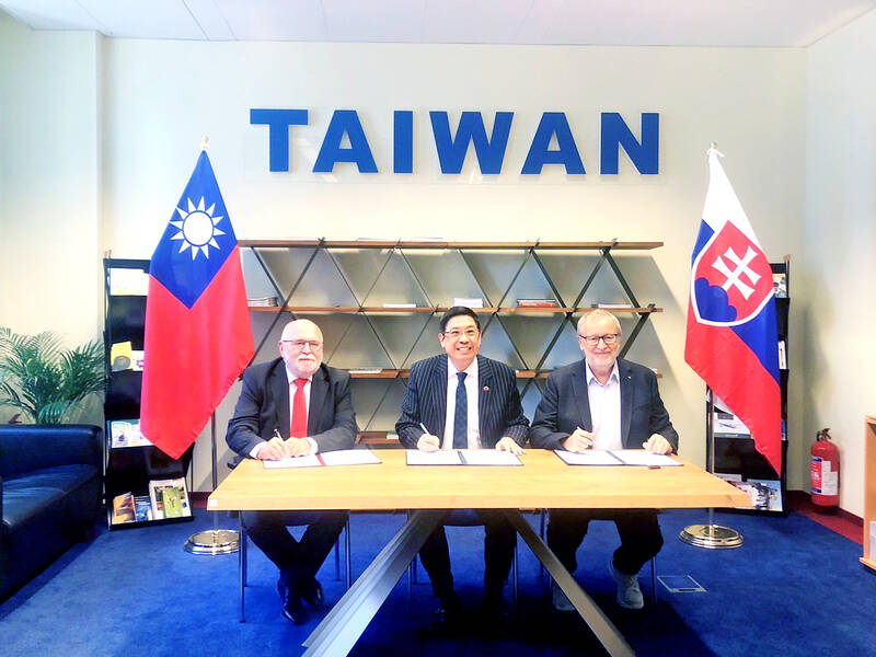 Taiwan a Slovensko podpísali dohodu o polovodičoch