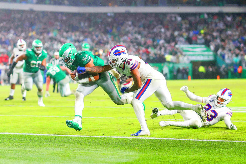 Jalen Hurts scores in OT as Eagles rally past Bills Taipei Times