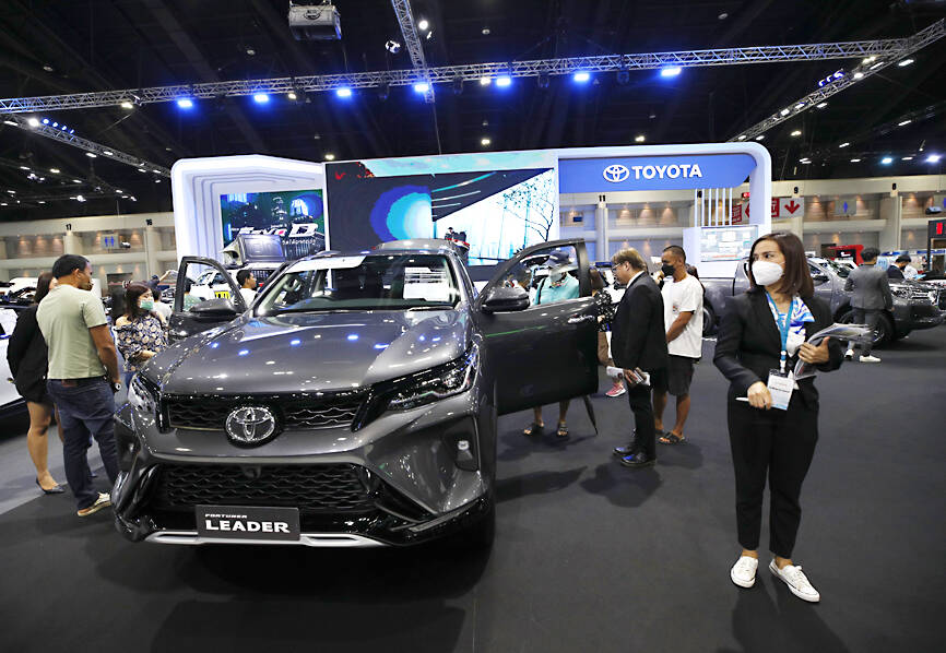 Record sales ensure Toyota remains best-selling vehicle - Taipei Times