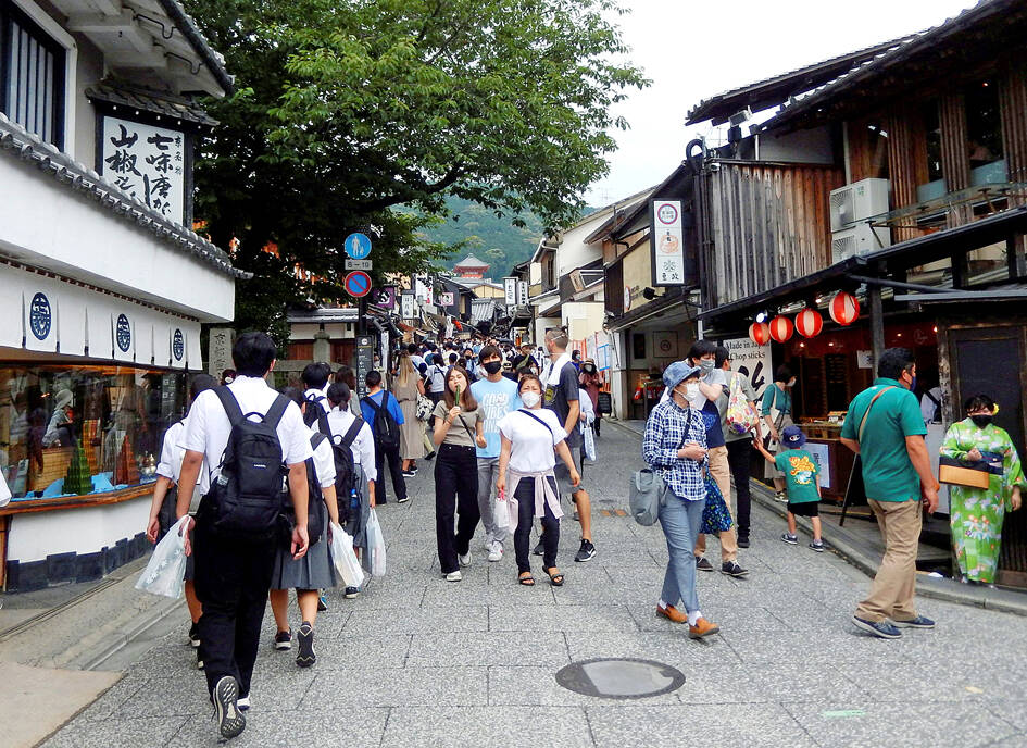 昨年は2,500万人が日本を訪れました