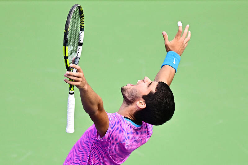 Alcaraz retains Indian Wells title Taipei Times